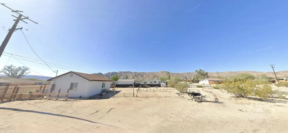 72425 Cactus Drive 29 Palms, CA 92277