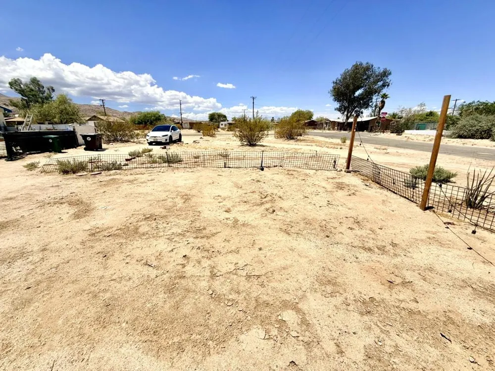 72425 Cactus Drive 29 Palms, CA 92277