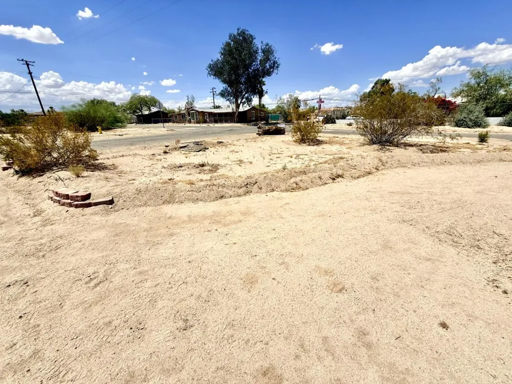 72425 Cactus Drive 29 Palms, CA 92277
