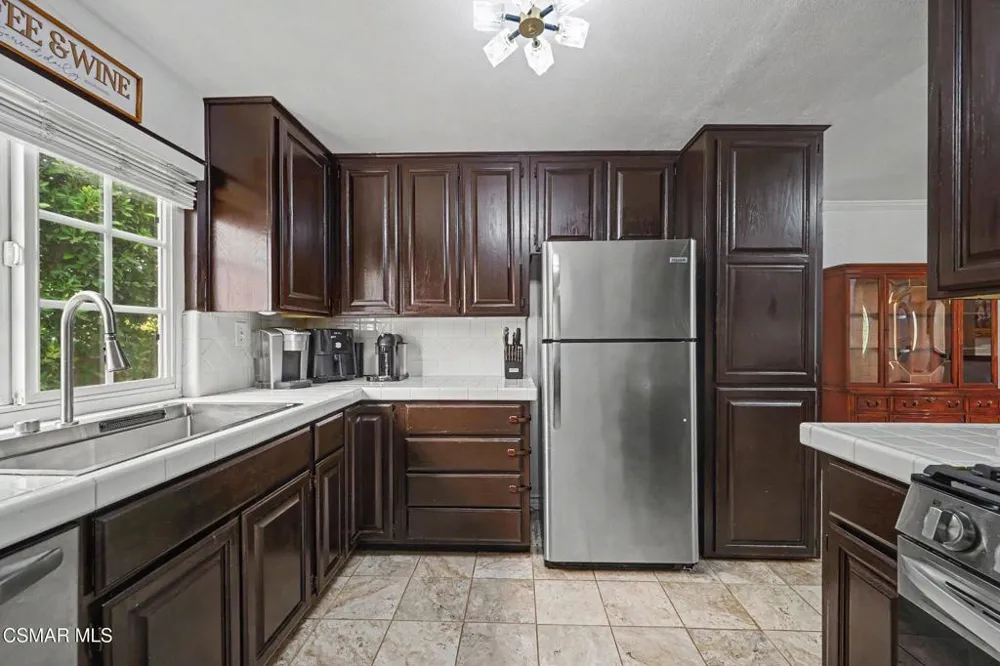 2248 Athens Avenue Simi Valley, CA 93065