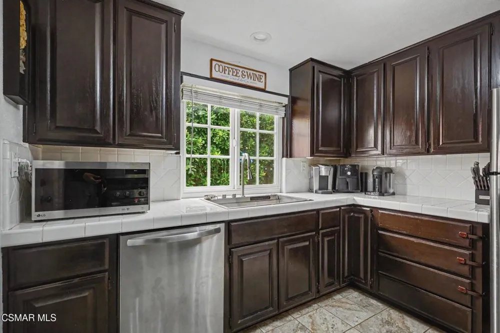 2248 Athens Avenue Simi Valley, CA 93065