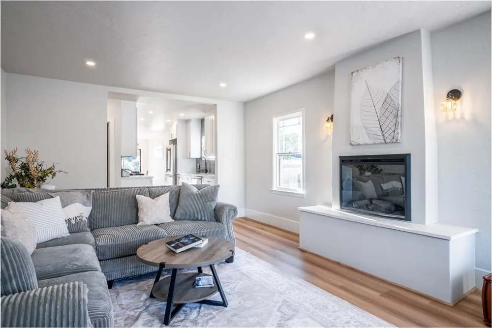 2061 Ward Street San Luis Obispo, CA 93401