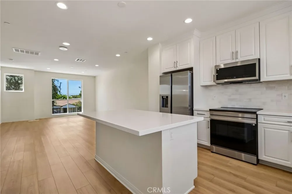 5876 Linden Ave Avenue #7 Long Beach, CA 90805