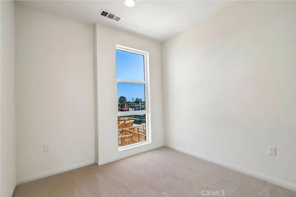 5876 Linden Ave Avenue #7 Long Beach, CA 90805