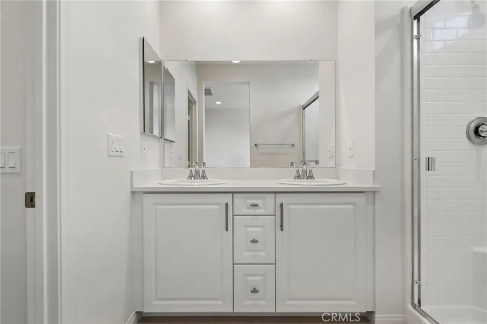 5876 Linden Ave Avenue #7 Long Beach, CA 90805