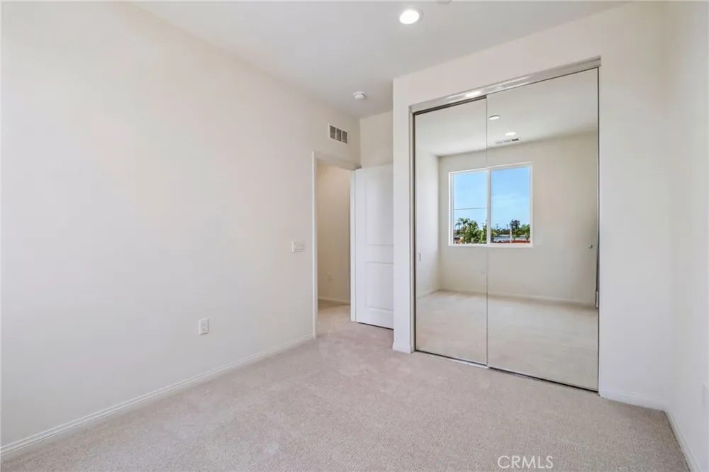 5876 Linden Ave Avenue #7 Long Beach, CA 90805