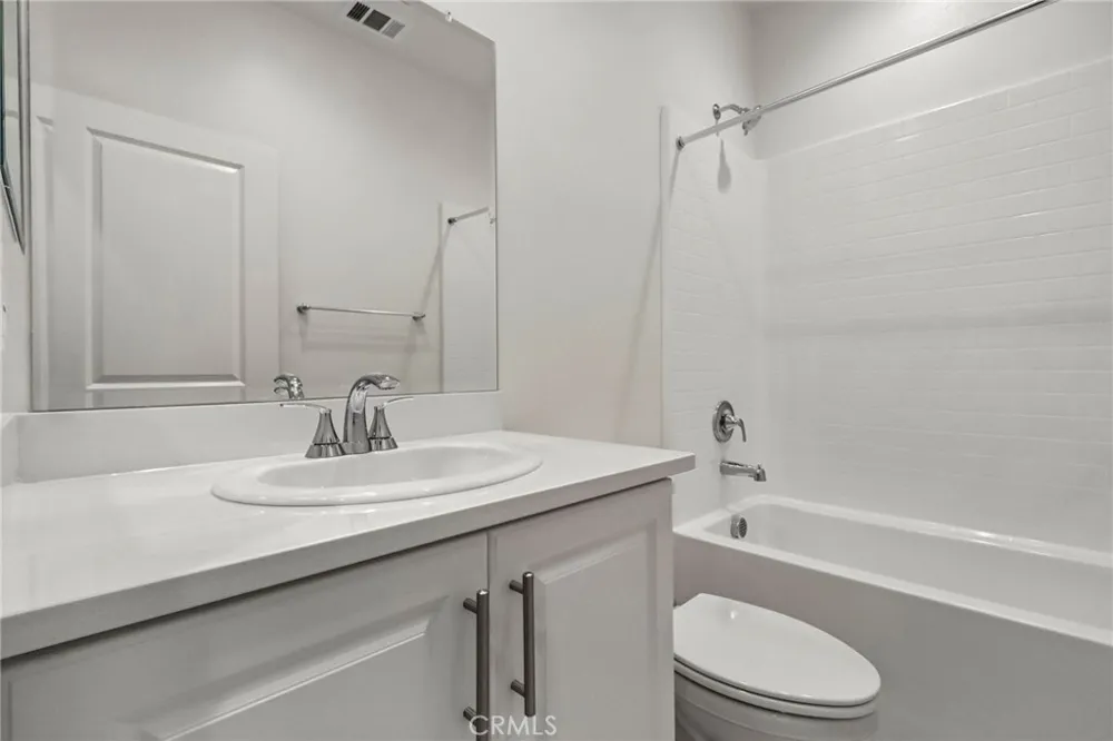 5876 Linden Ave Avenue #7 Long Beach, CA 90805