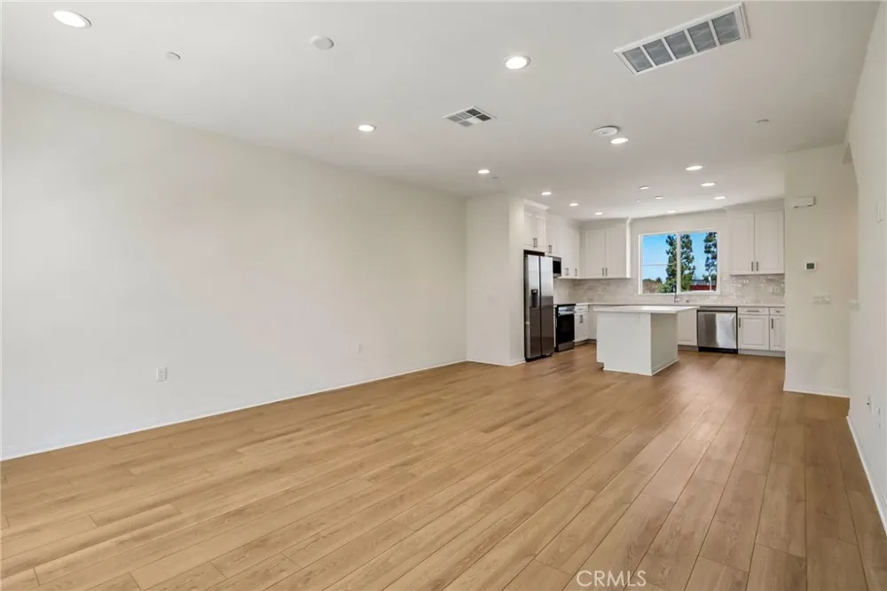 5876 Linden Ave Avenue #7 Long Beach, CA 90805