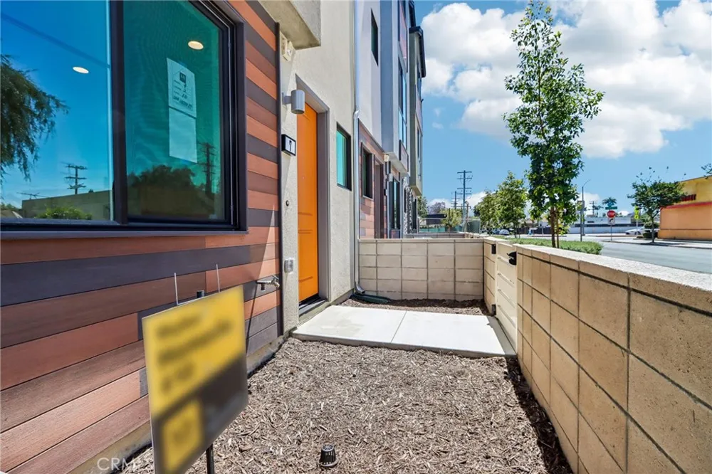 5876 Linden Ave Avenue #7 Long Beach, CA 90805
