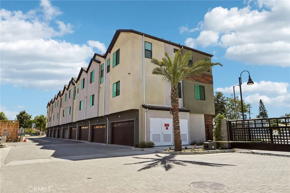 5876 Linden Ave Avenue #7 Long Beach, CA 90805