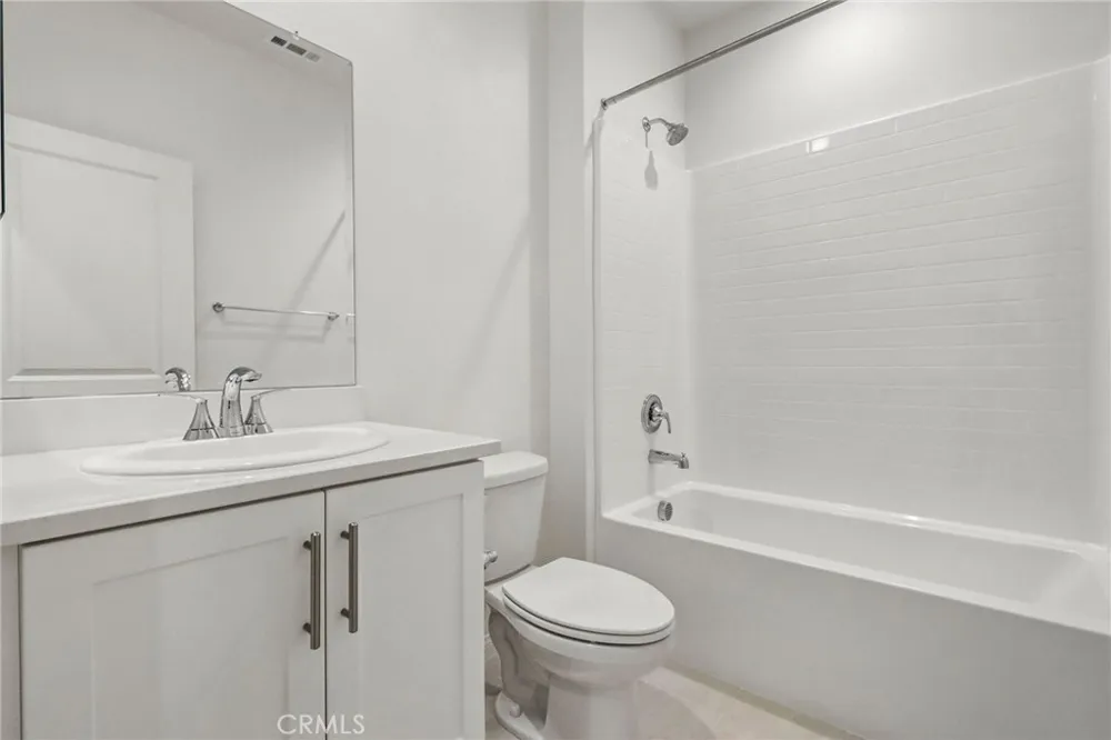 5876 Linden Ave Avenue #7 Long Beach, CA 90805
