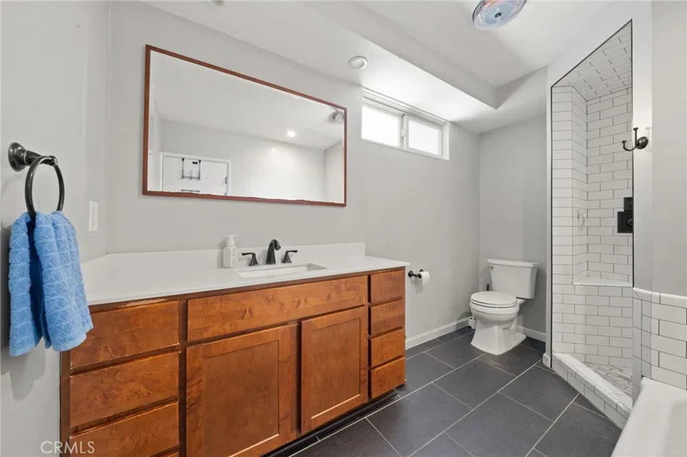3819 East Livingston Drive #9 Long Beach, CA 90803
