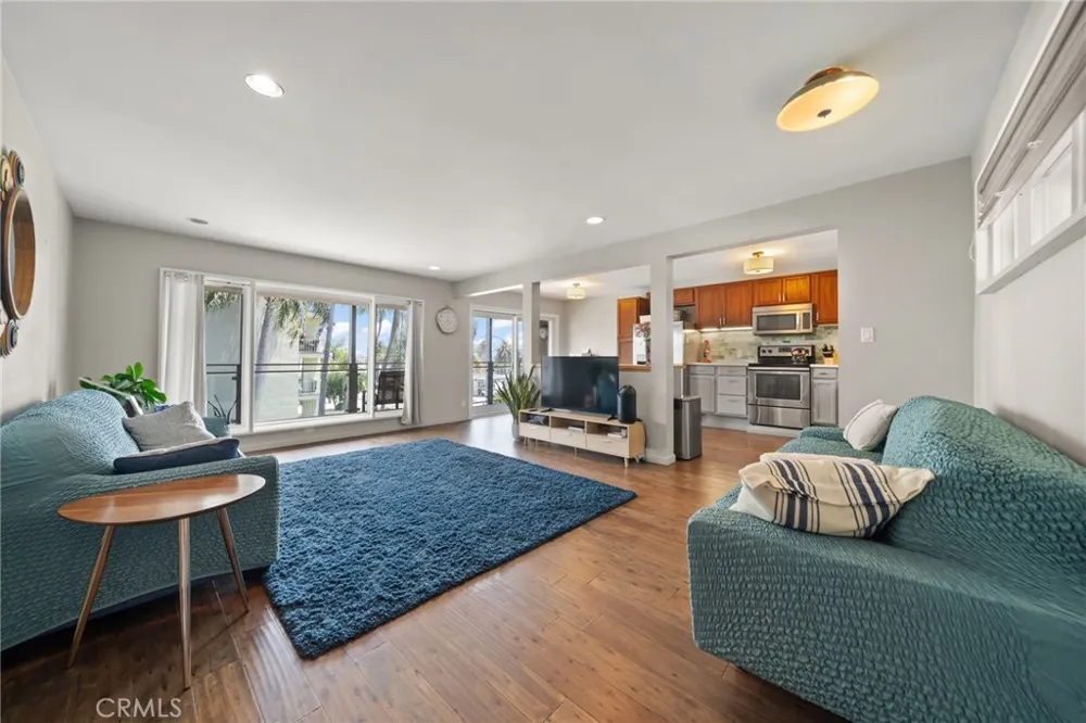 3819 East Livingston Drive #9 Long Beach, CA 90803