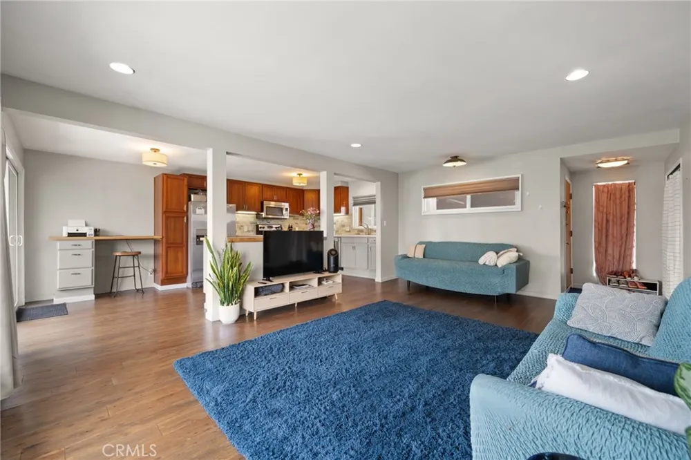 3819 East Livingston Drive #9 Long Beach, CA 90803