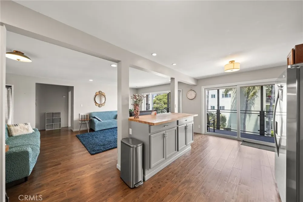 3819 East Livingston Drive #9 Long Beach, CA 90803