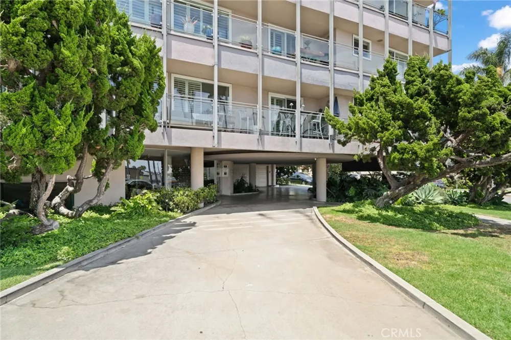3819 East Livingston Drive #9 Long Beach, CA 90803