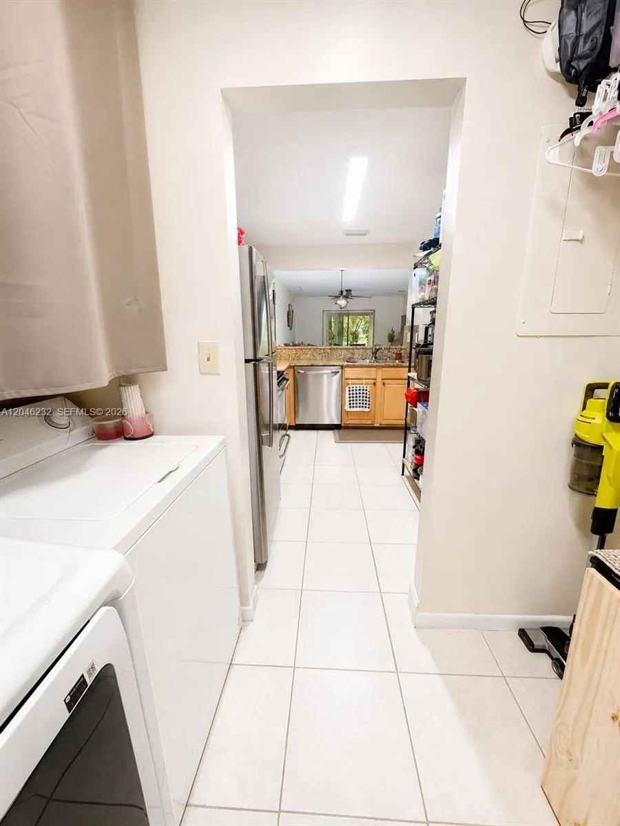 7954 NW 41st Ct Sunrise, FL 33351