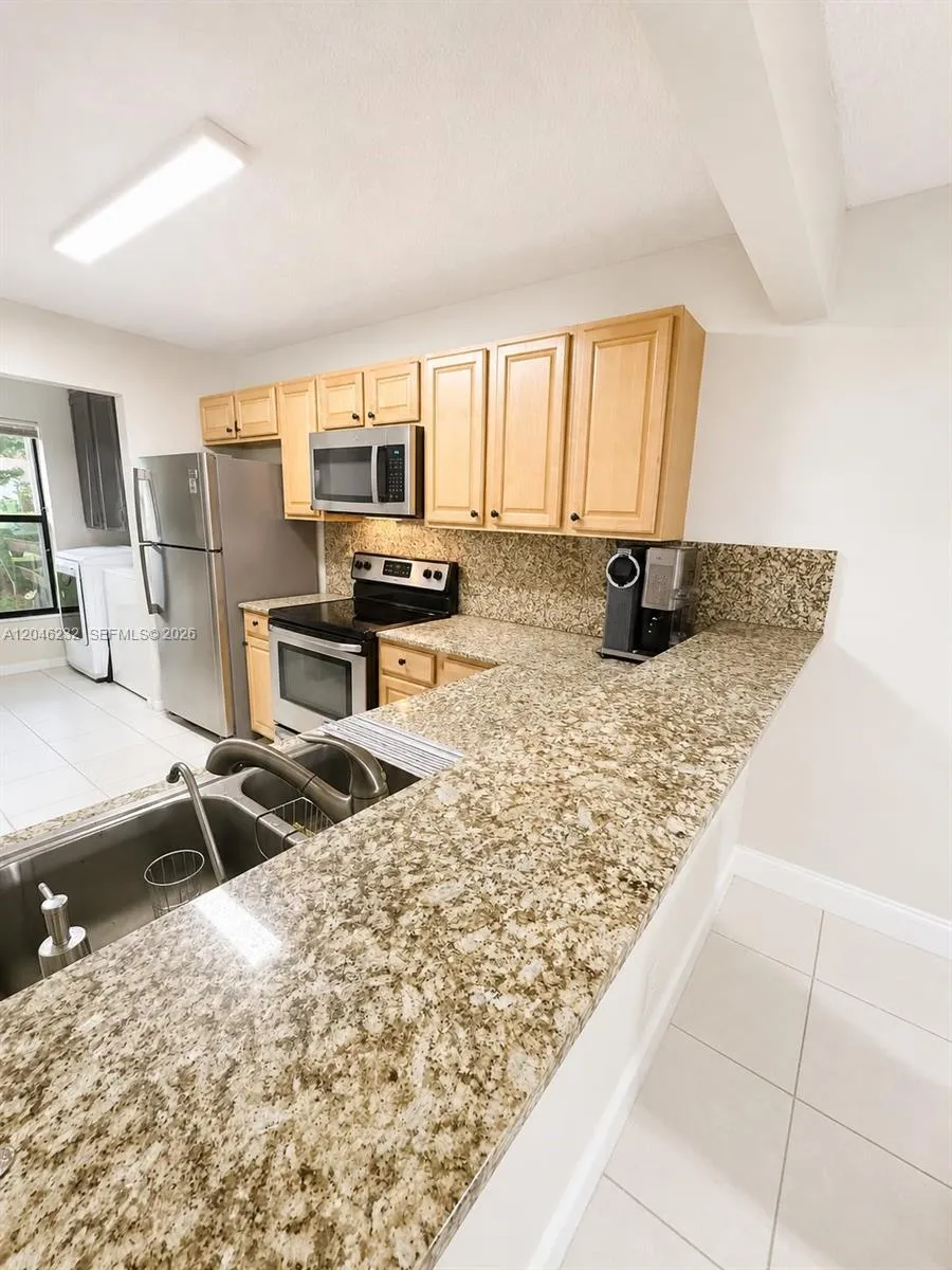 7954 NW 41st Ct Sunrise, FL 33351