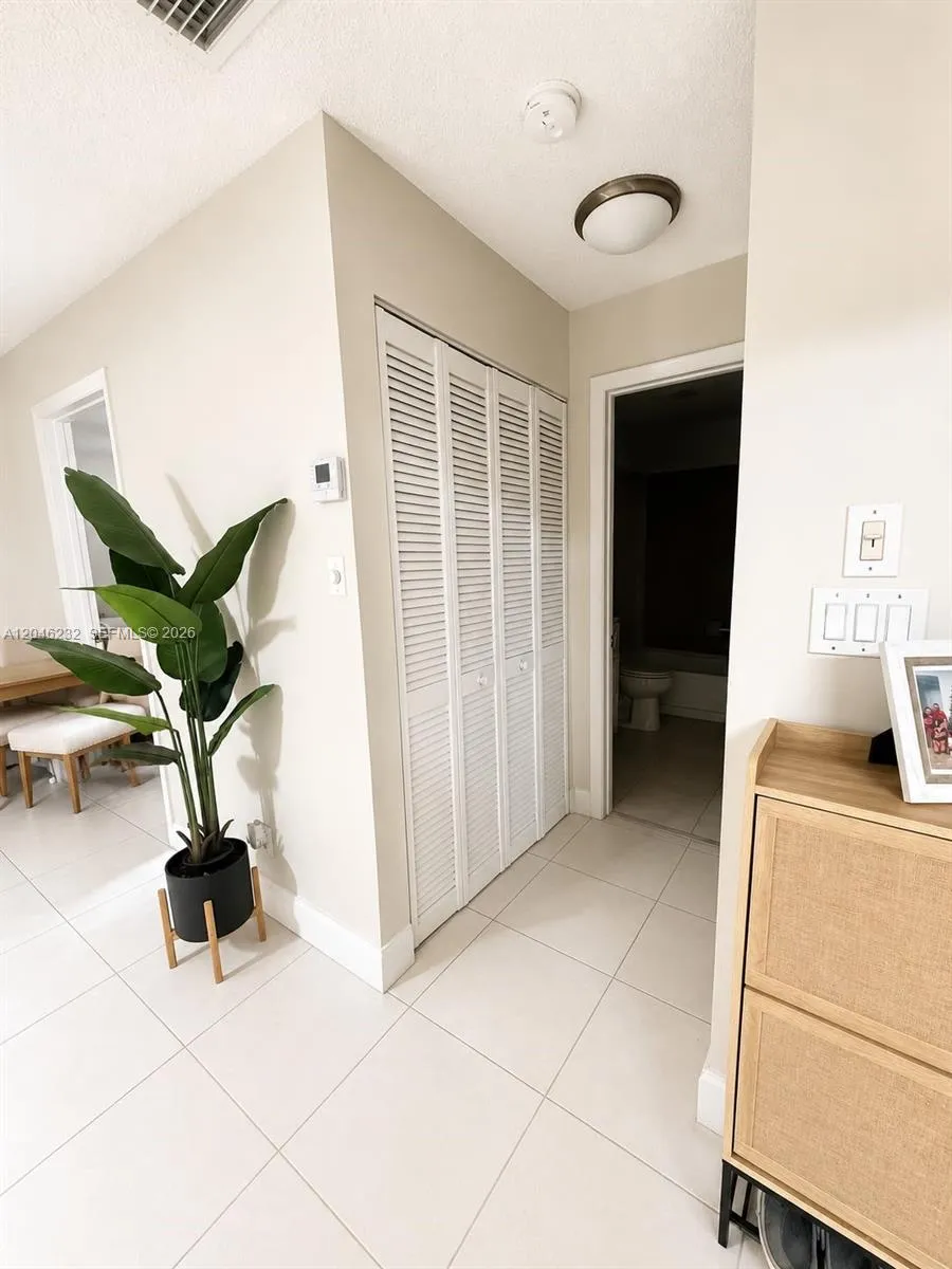 7954 NW 41st Ct Sunrise, FL 33351