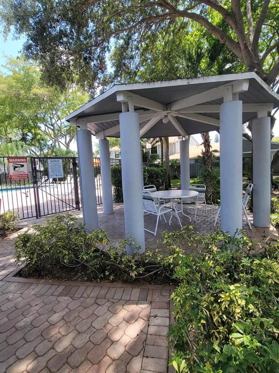 7954 NW 41st Ct Sunrise, FL 33351