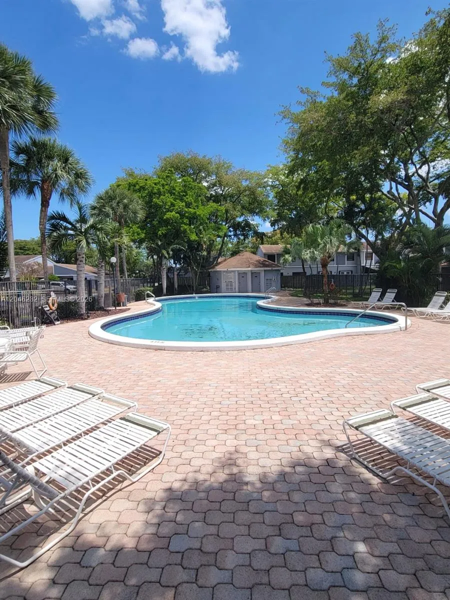 7954 NW 41st Ct Sunrise, FL 33351