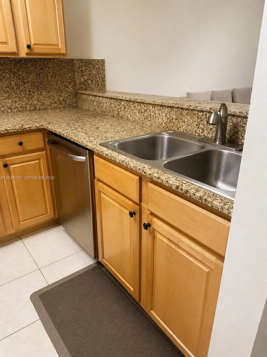 7954 NW 41st Ct Sunrise, FL 33351