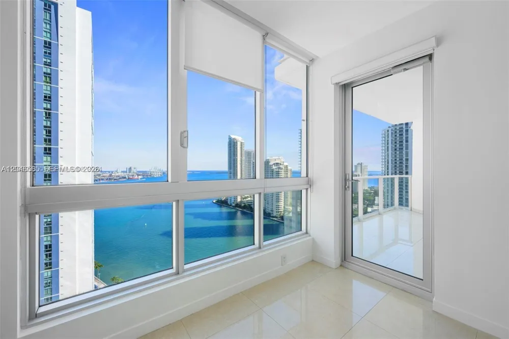300 S Biscayne Blvd #T-2612 Miami, FL 33131
