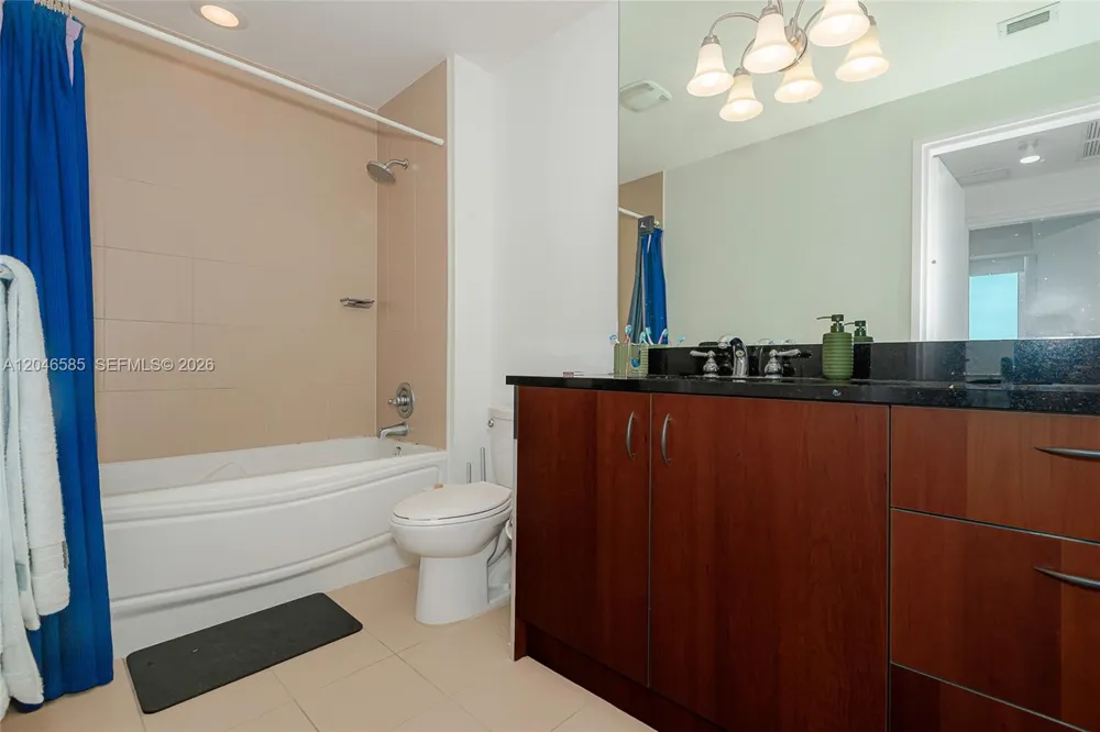 300 S Biscayne Blvd #T-2612 Miami, FL 33131