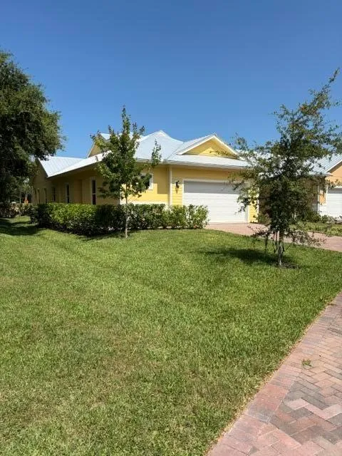 1805 Bridgepointe Circle #1 Vero Beach, FL 32967