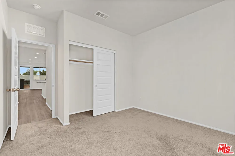 220 Lockhart Way West Covina, CA 91790