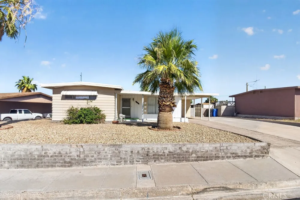 2028 Cortez Needles, CA 92363