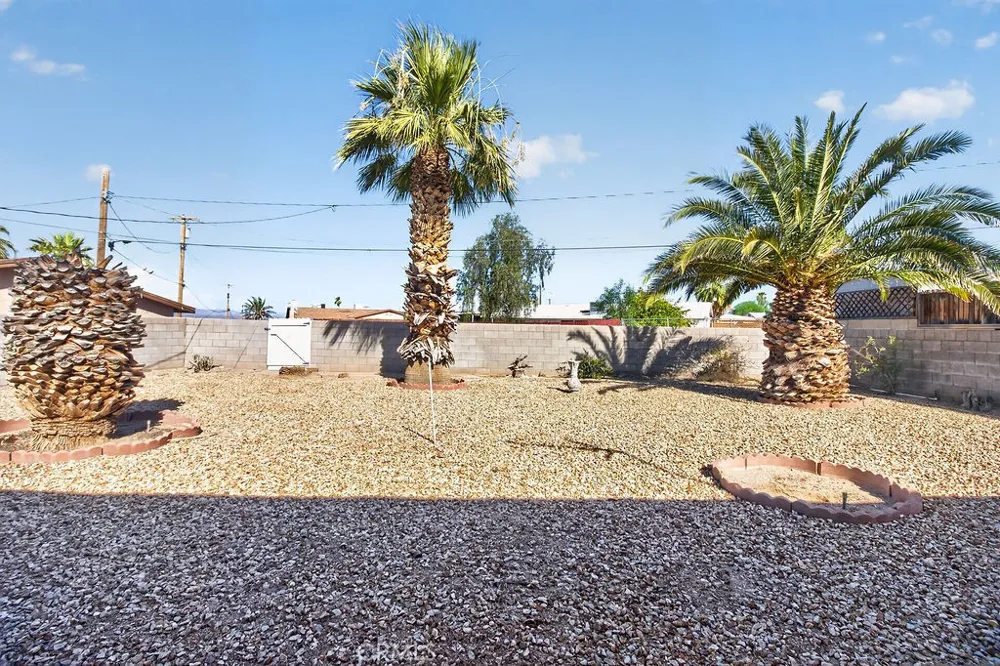 2028 Cortez Needles, CA 92363