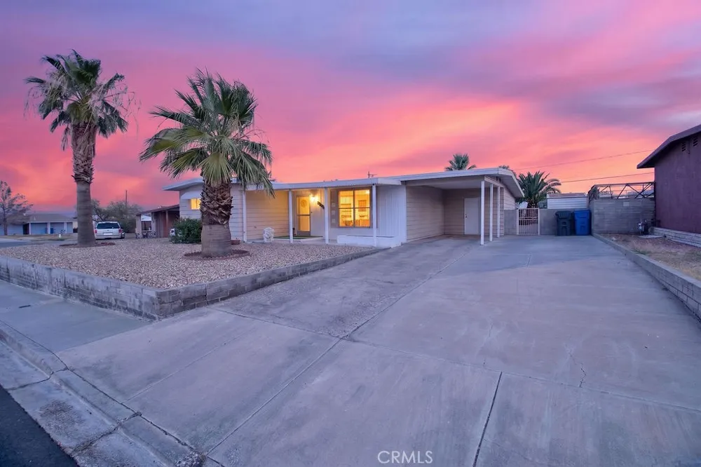 2028 Cortez Needles, CA 92363