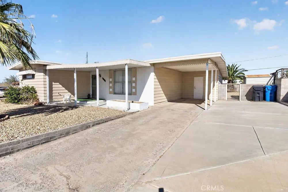 2028 Cortez Needles, CA 92363