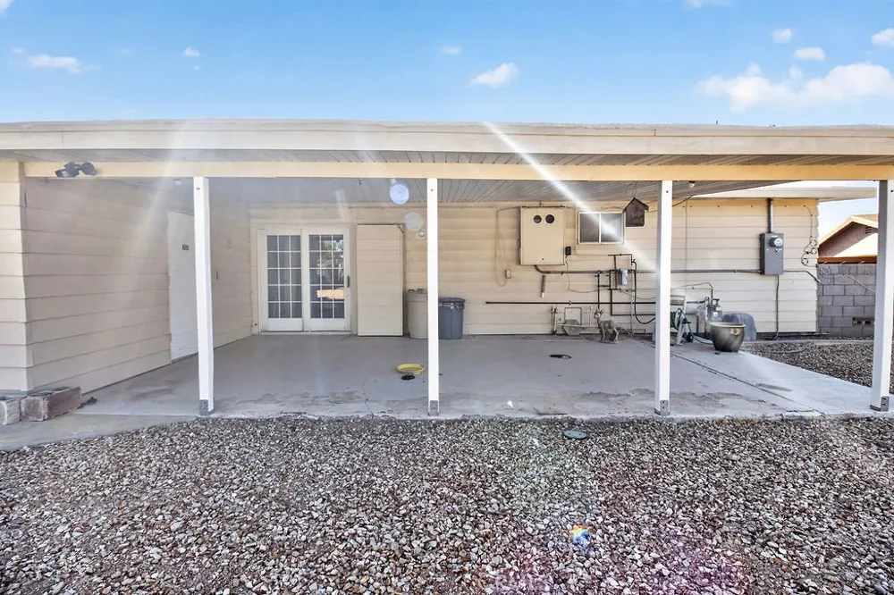 2028 Cortez Needles, CA 92363