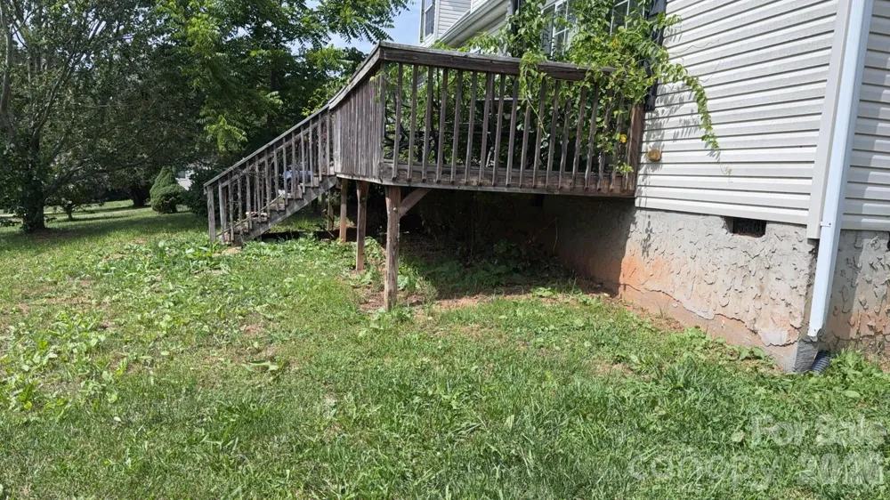 19 Honey Skipper Lane Candler, NC 28715