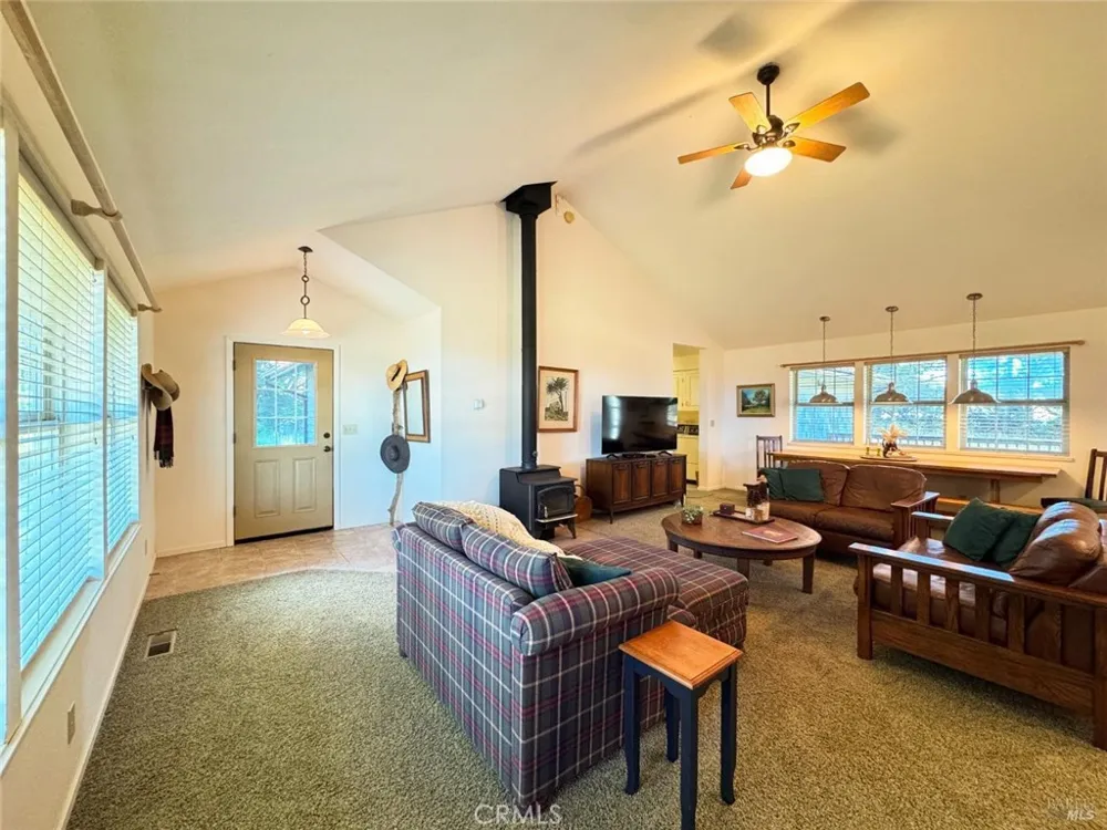 34201 Pacific Reefs Road Albion, CA 95410