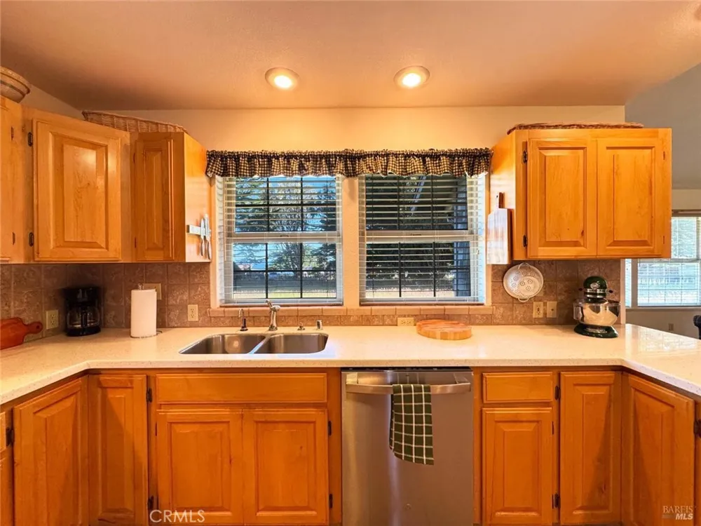 34201 Pacific Reefs Road Albion, CA 95410