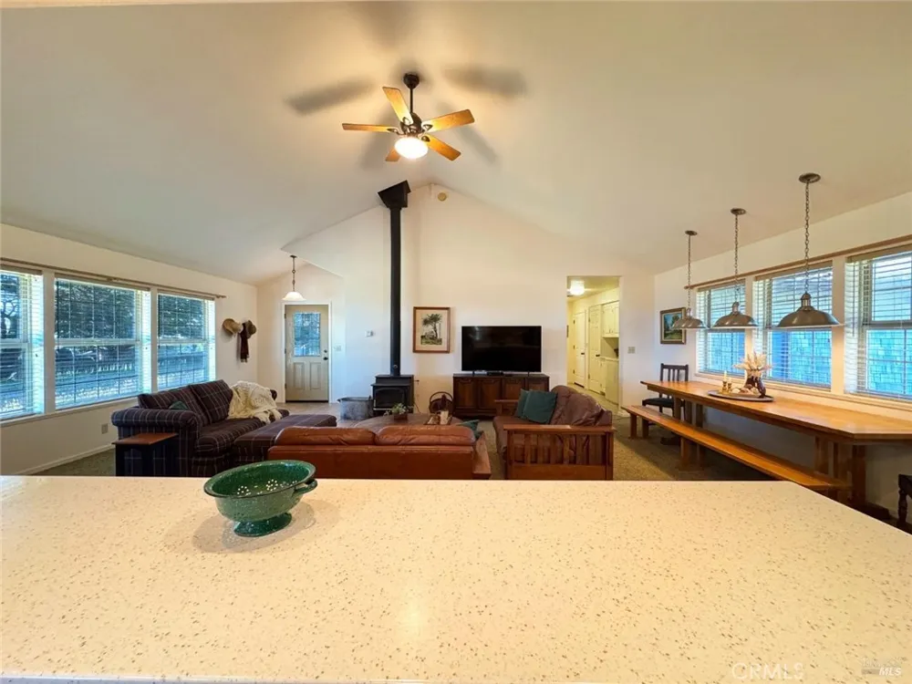 34201 Pacific Reefs Road Albion, CA 95410
