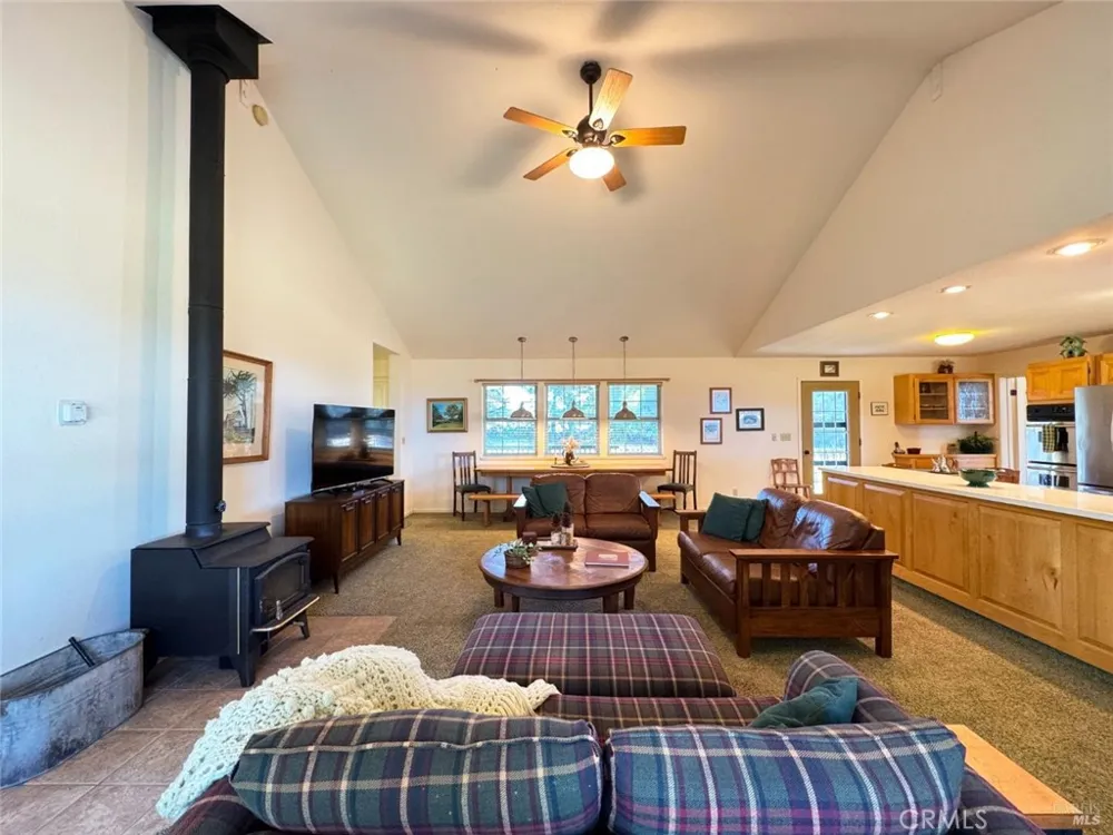 34201 Pacific Reefs Road Albion, CA 95410