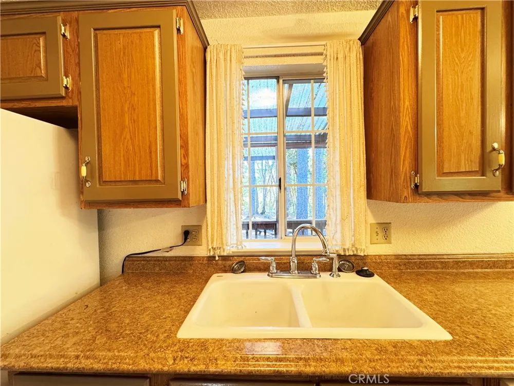 25799 Madrone Drive Willits, CA 95490
