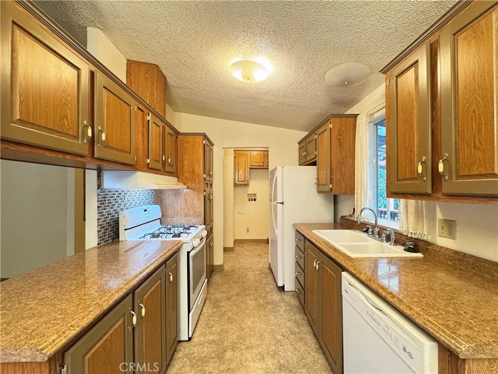 25799 Madrone Drive Willits, CA 95490