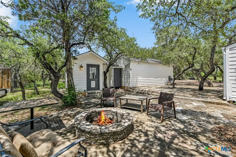 101 Chapparal Drive Wimberley, TX 78676