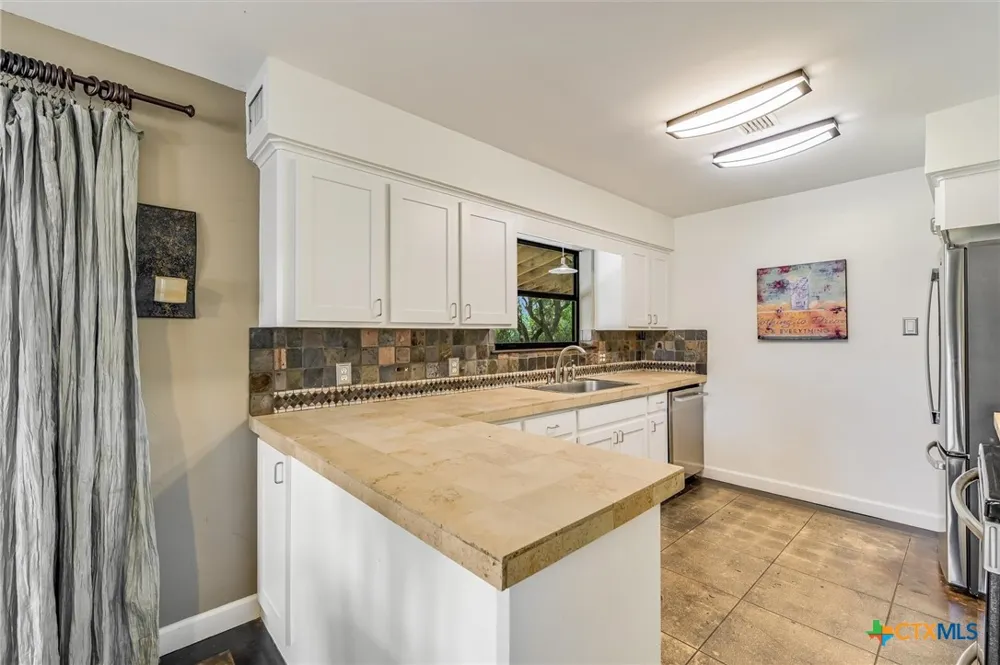 101 Chapparal Drive Wimberley, TX 78676