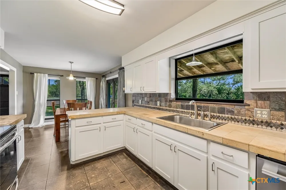 101 Chapparal Drive Wimberley, TX 78676