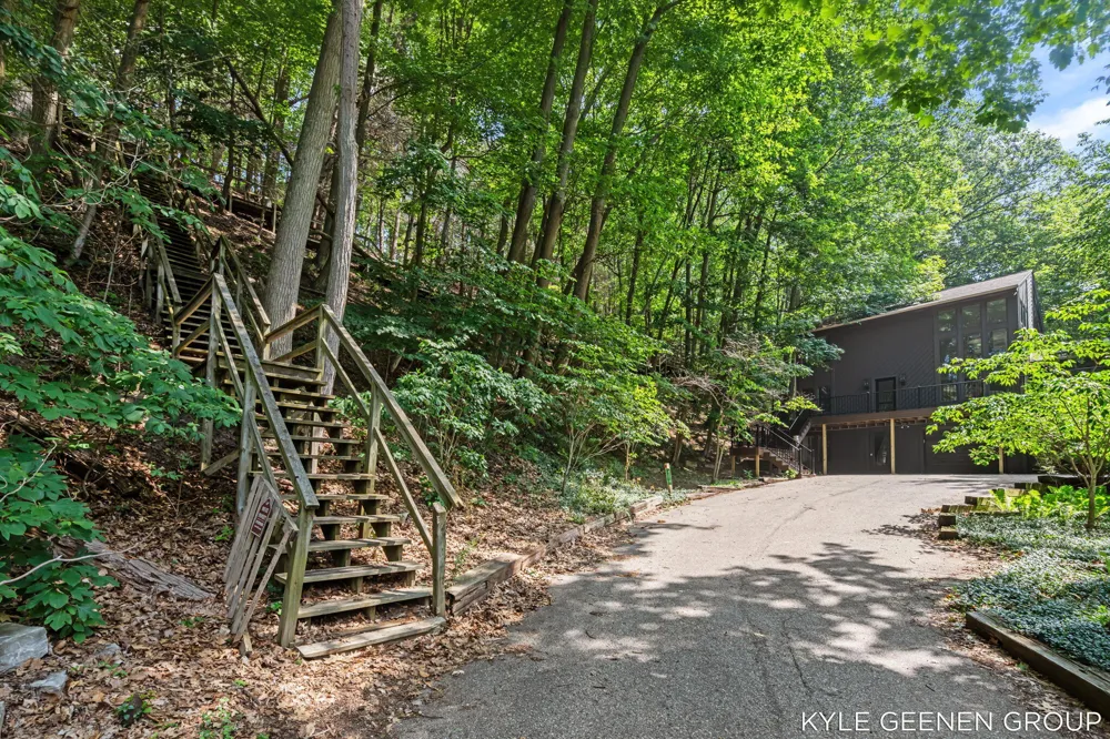 4719 Foxhill Lane Macatawa, MI 49434