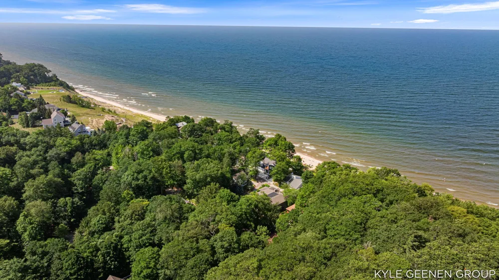 4719 Foxhill Lane Macatawa, MI 49434