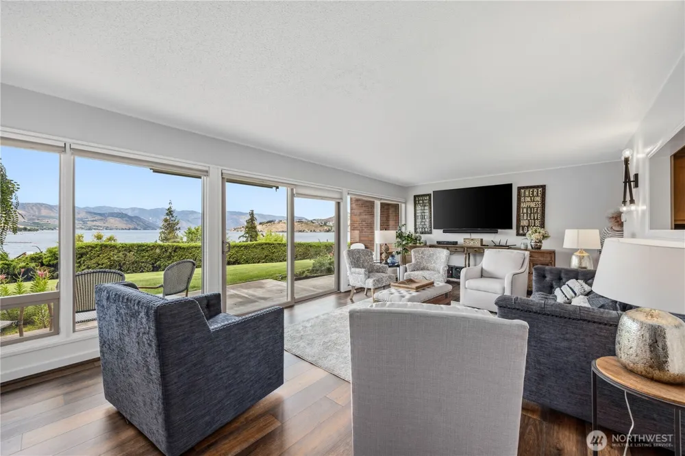 301 S 3rd Street #3 Chelan, WA 98816