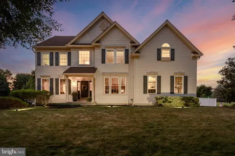 33 AMARYLLIS LANE