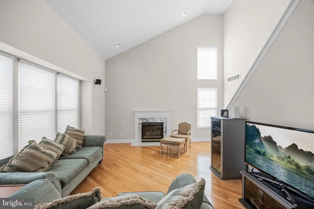 33 AMARYLLIS LANE Lumberton, NJ 08048